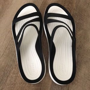 Women’s Crocs Sandals- excellent condition